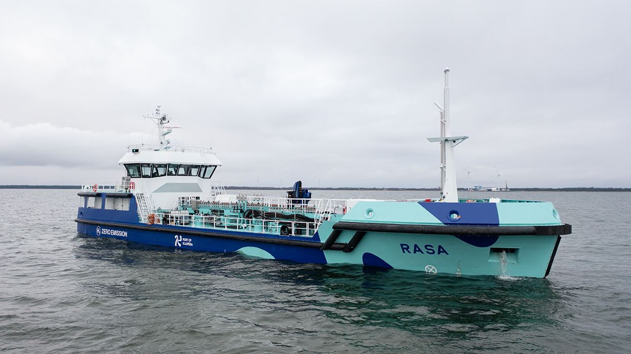 A hydrogen-powered waste collection tanker.